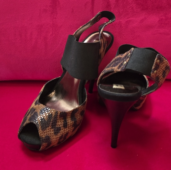 Vera Wang leopard peeptoe pumps size 9 - Picture 3 of 5